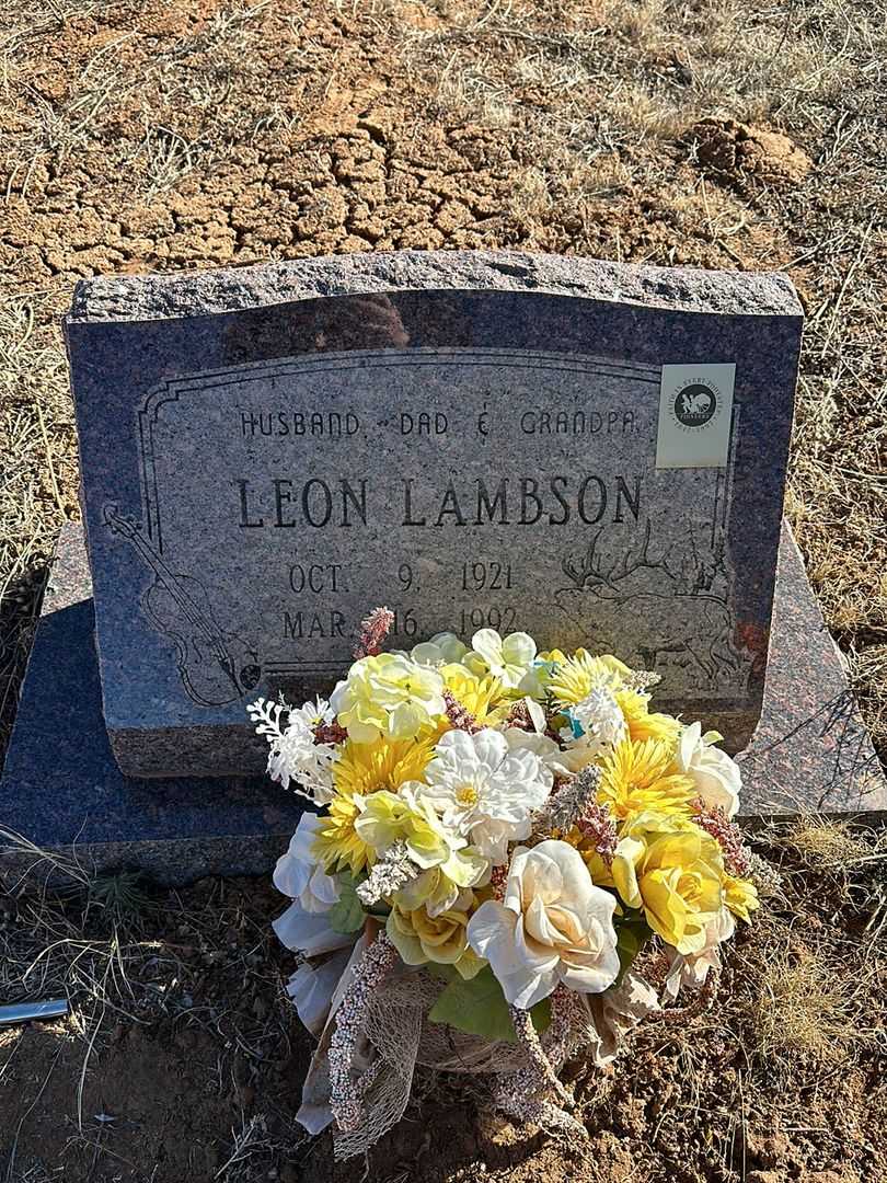 Leon Lambson's grave. Photo 1