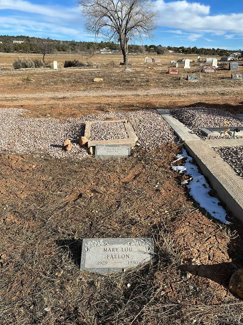 Mary Lou Fallon's grave. Photo 2