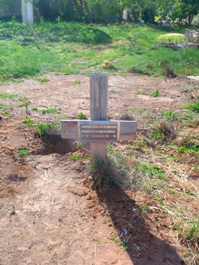 Hazel Chatto's grave. Photo 1