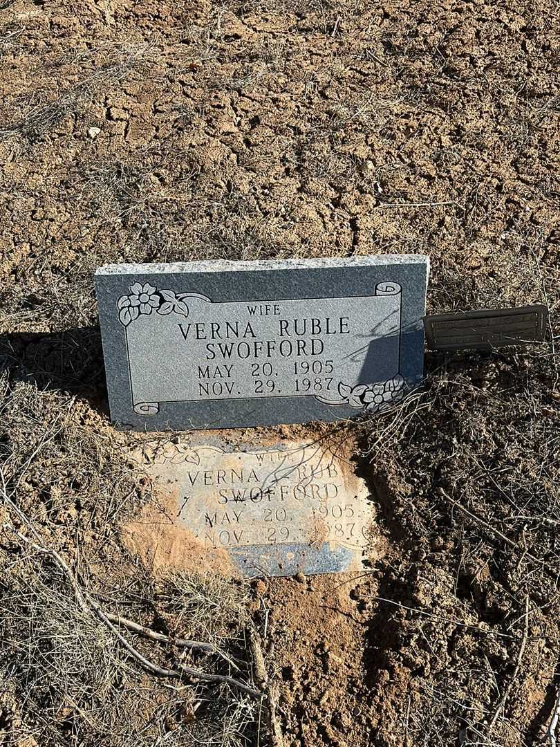 Verna Ruble Swofford's grave. Photo 2