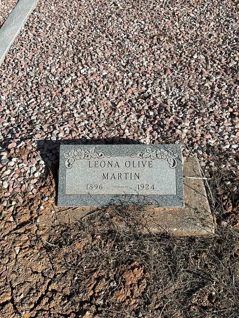 Leona Olive Martin's grave. Photo 1