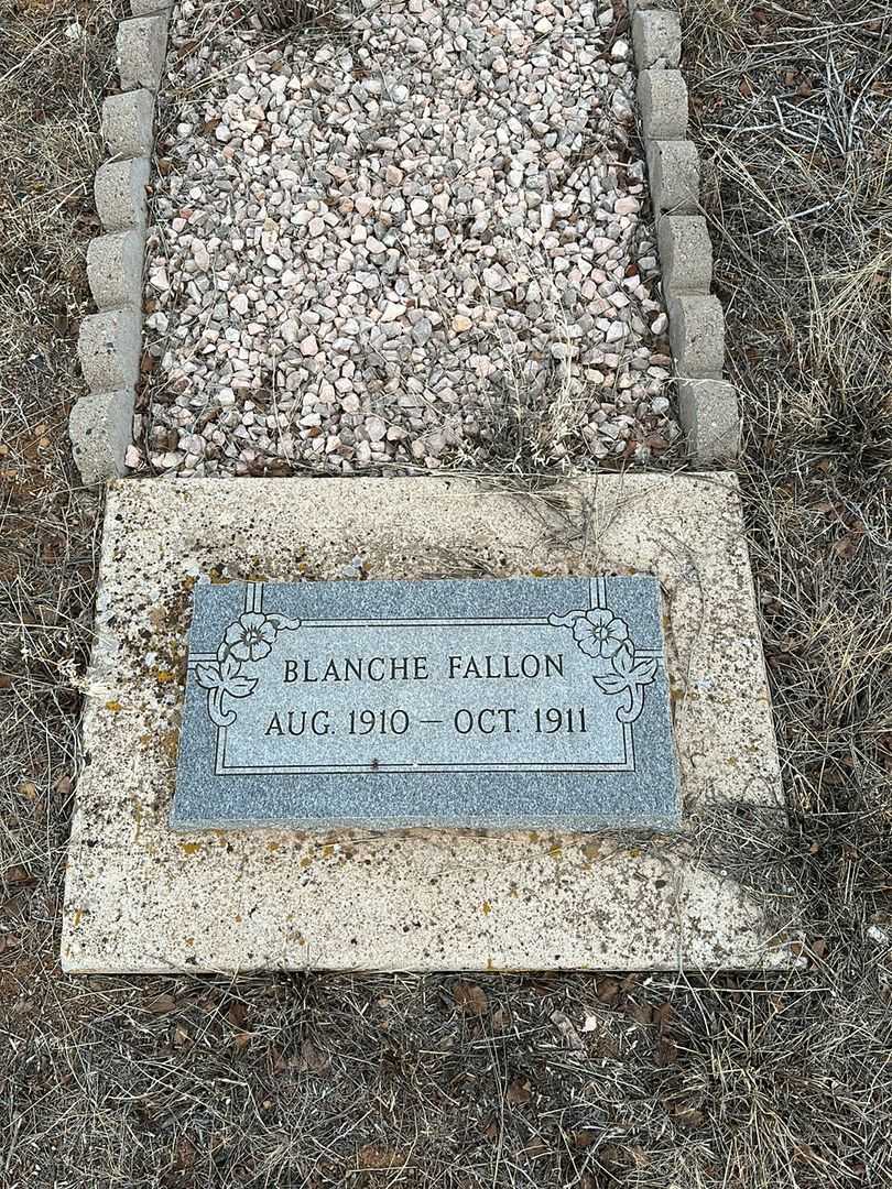 Blanche Fallon's grave. Photo 1