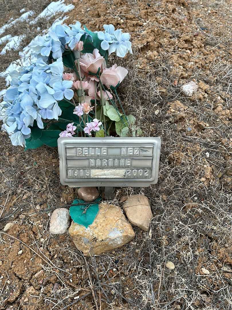 Belle Nez Martine's grave. Photo 1