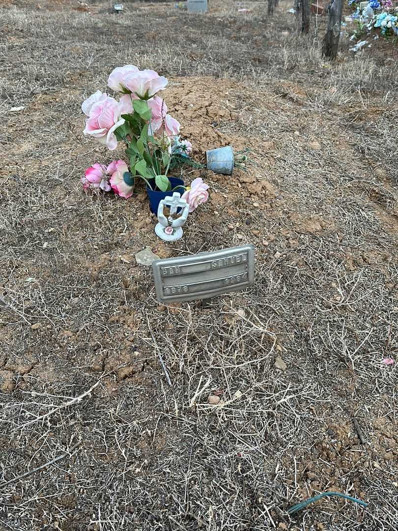 Bah Samuel's grave. Photo 1
