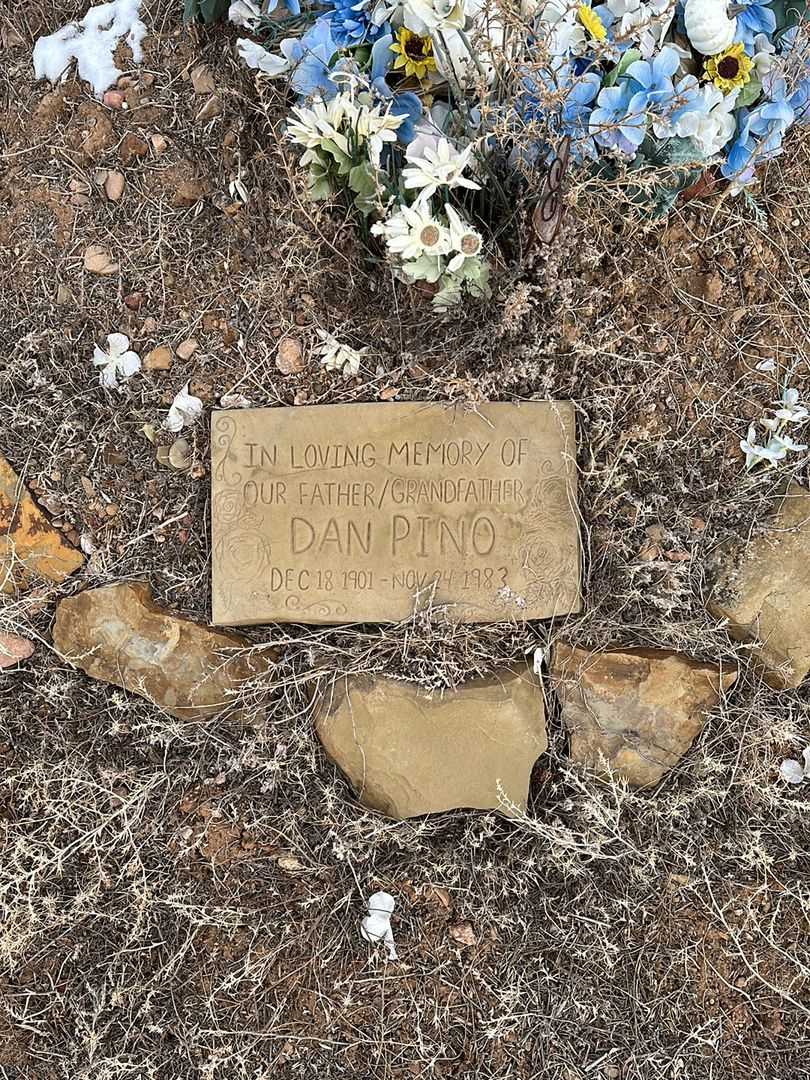 Dan Pino's grave. Photo 1