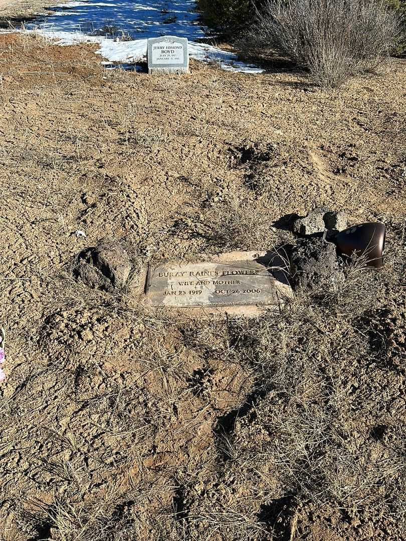 Buray Raines Flowers's grave. Photo 2