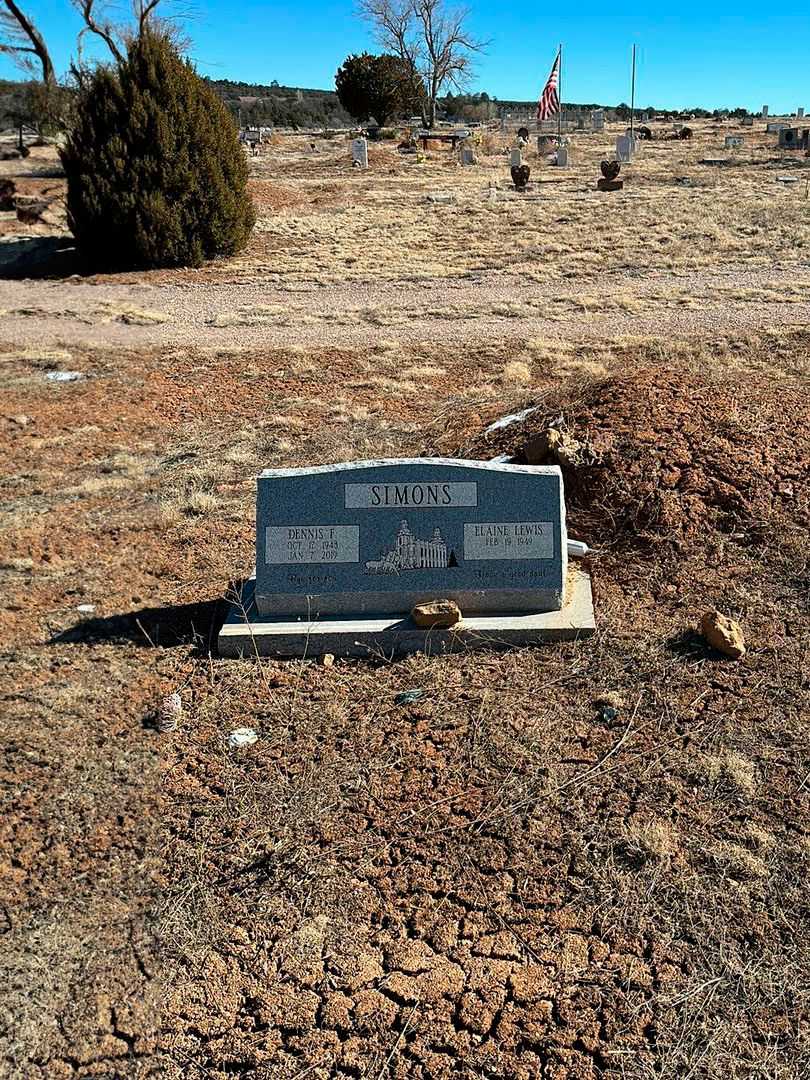 Dennis F. Simons's grave. Photo 1