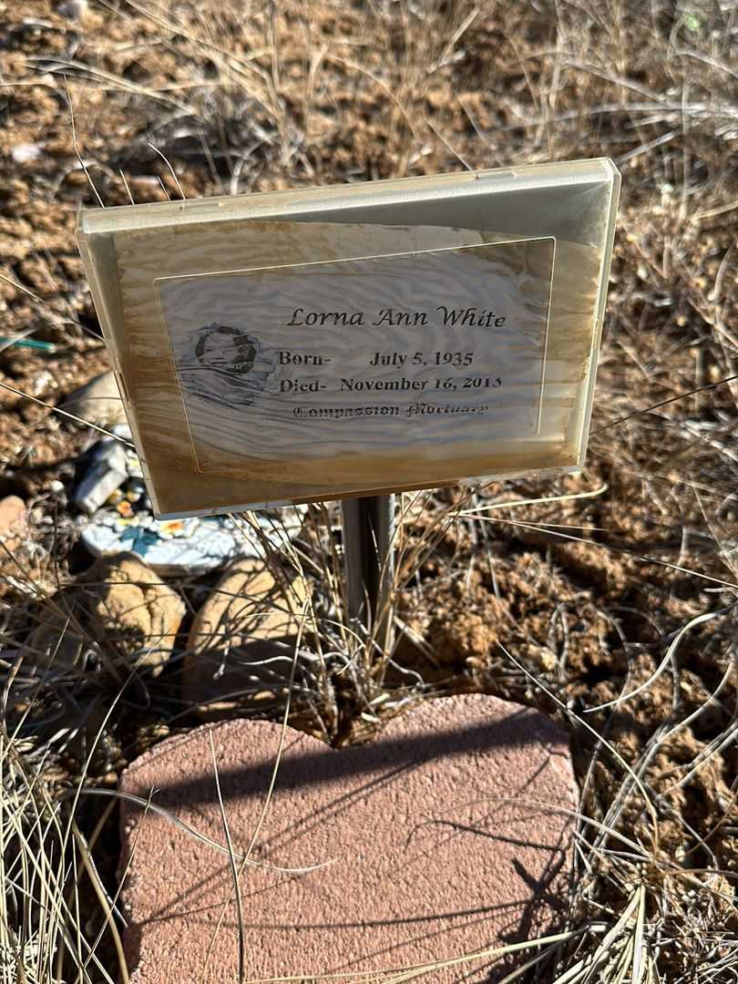 Lorna Ann White's grave. Photo 3