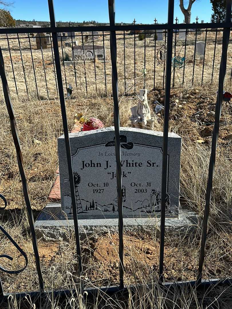 John J. "Jack" White Senior's grave. Photo 1