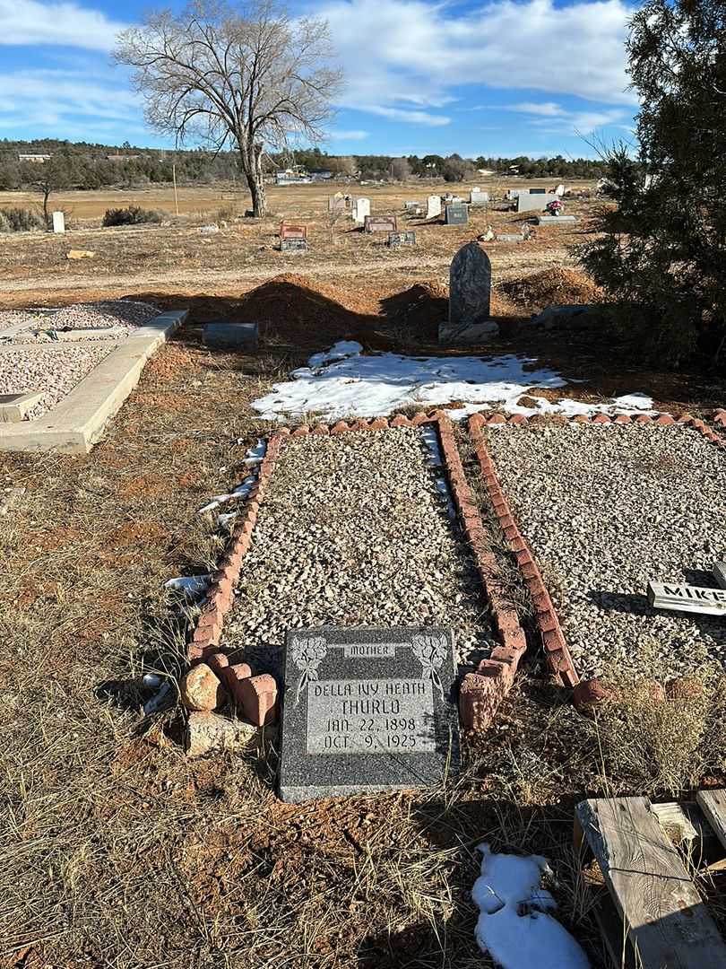 Della Ivy Heath Thurlo's grave. Photo 2