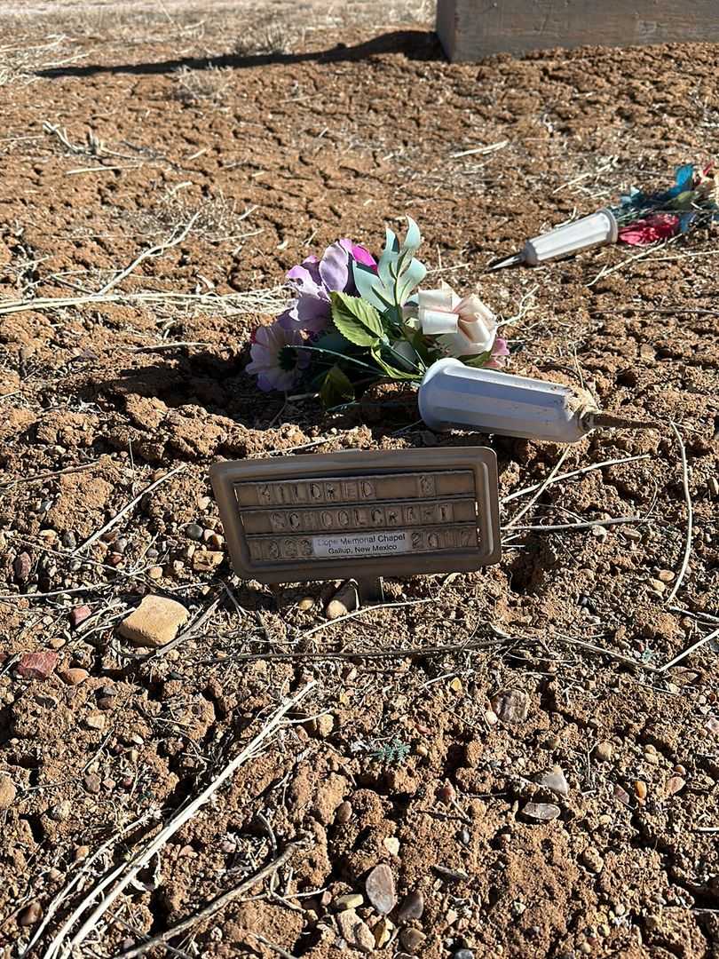 Mildred G. Schoolcraft's grave. Photo 2