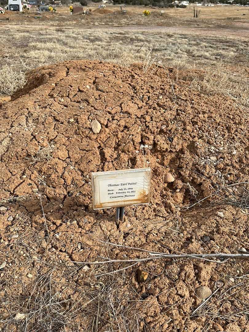 Thomas Earl Pettel's grave. Photo 1