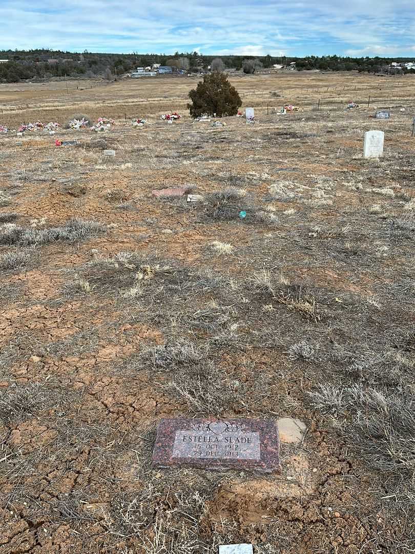 Estella Slade's grave. Photo 1