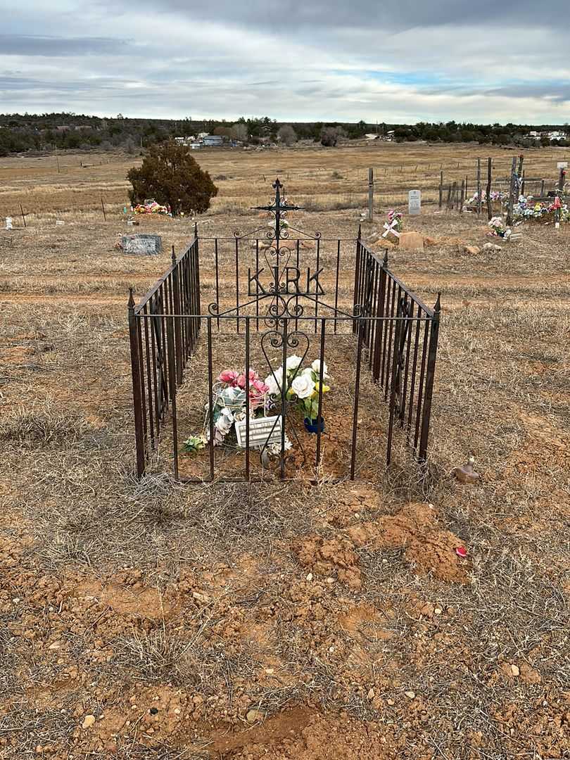 Leslie Curtis Begay's grave. Photo 2