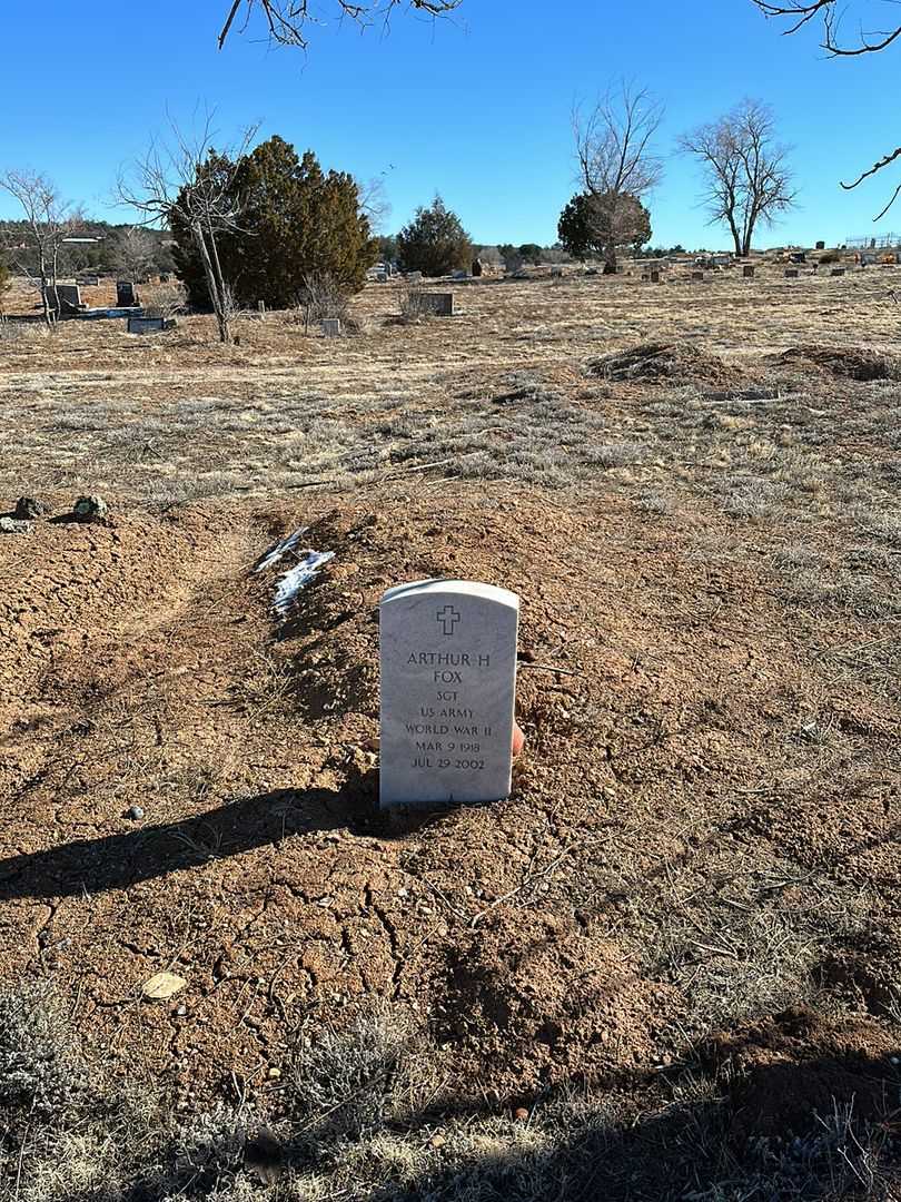 Arthur H. Fox's grave. Photo 2