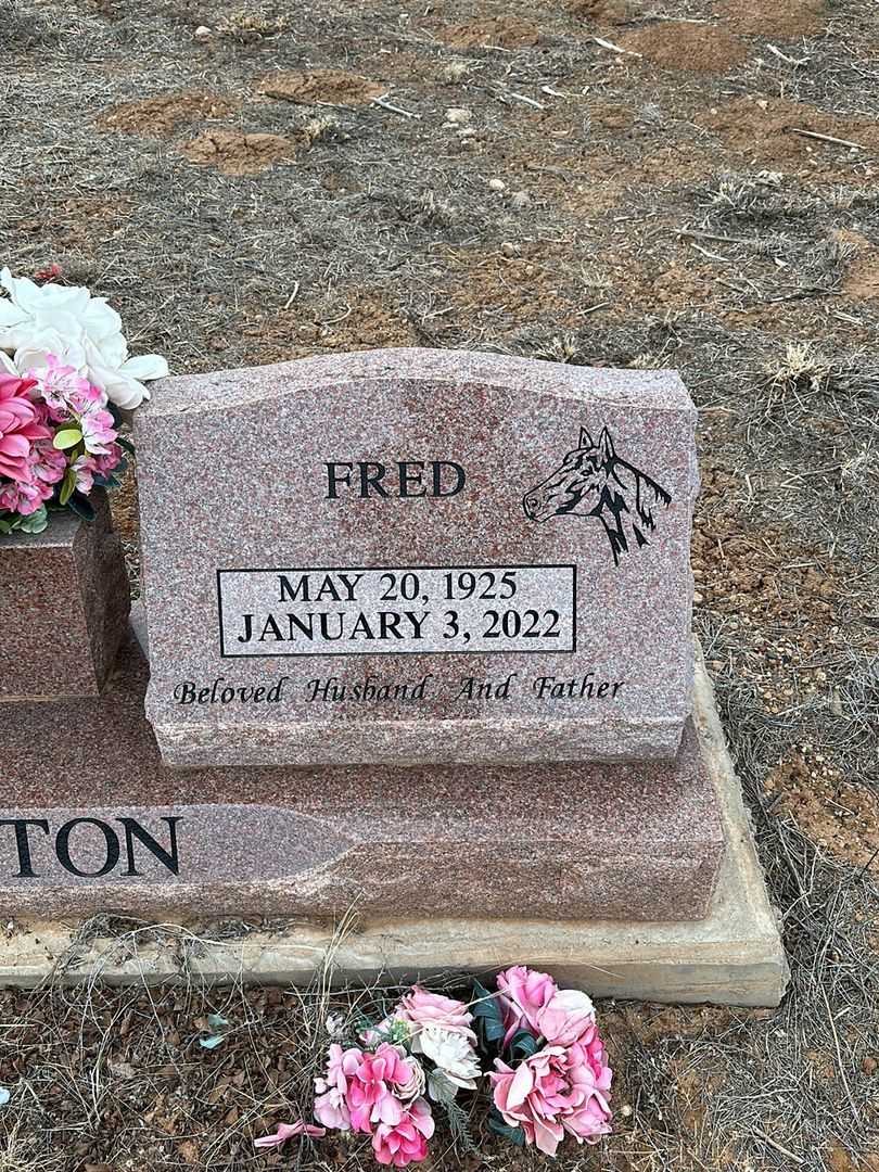 Fred Linton's grave. Photo 2