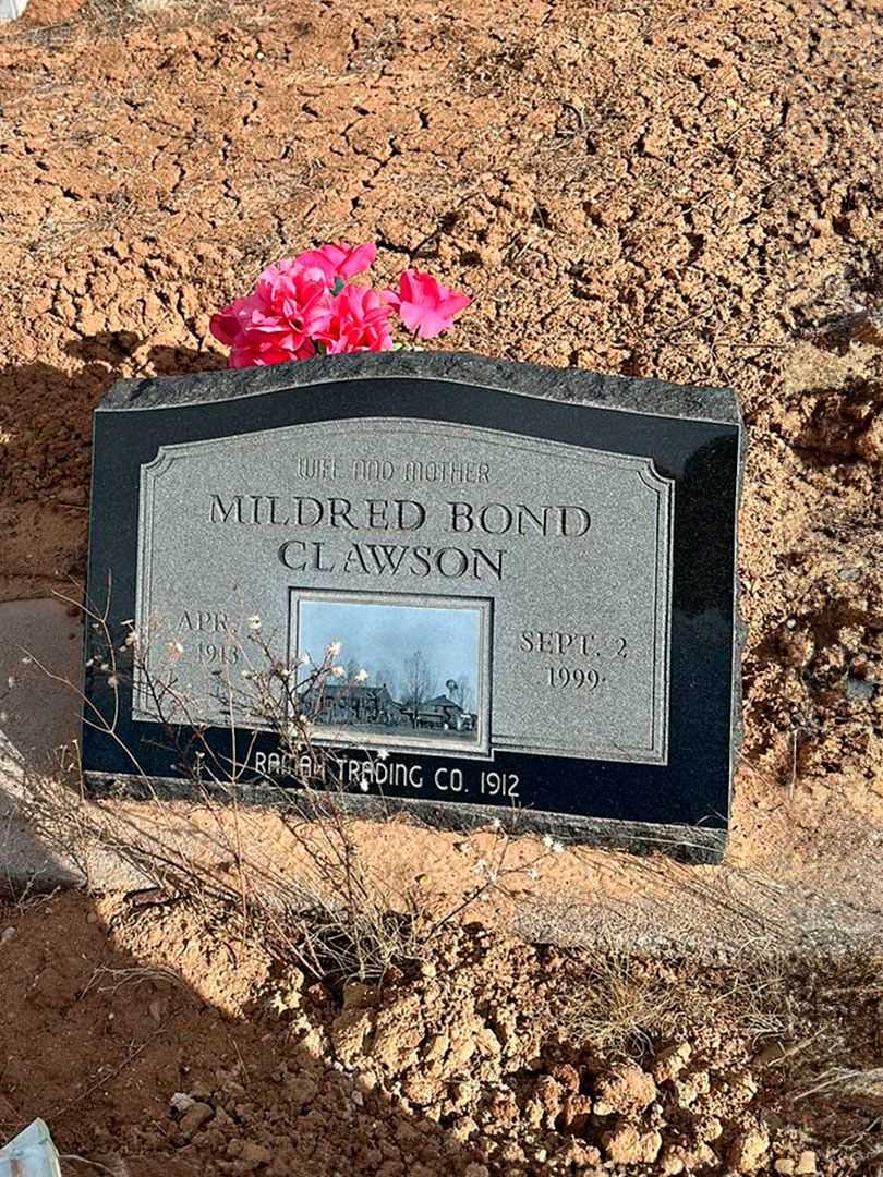 Mildred "Mini" Bond Clawson's grave. Photo 1