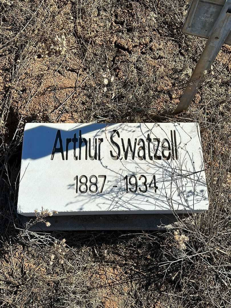 Arthur Swatzell's grave. Photo 2