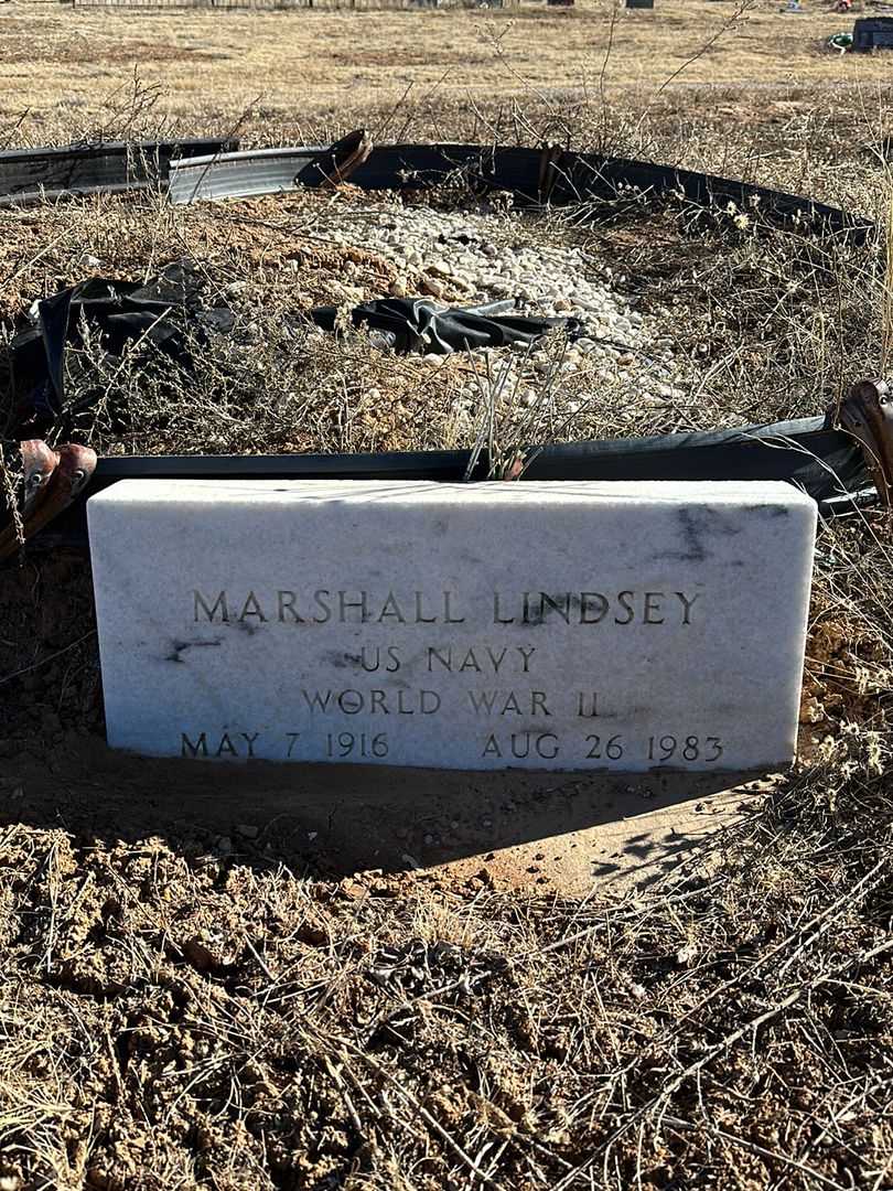 Marshall Lindsey's grave. Photo 2