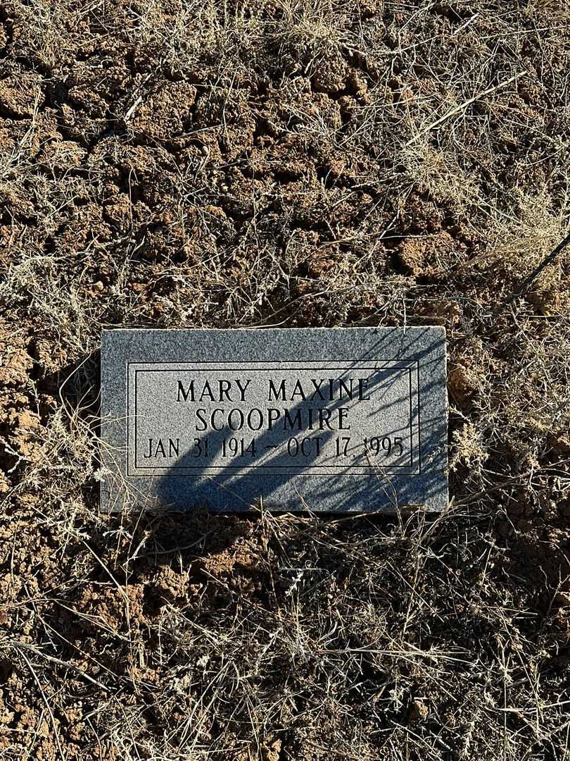 Mary Maxine Scoopmire's grave. Photo 1