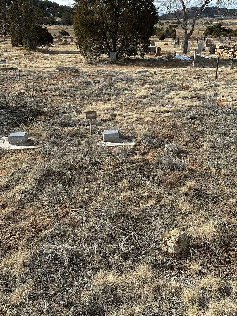 Huldah Agnes Elizabeth Hatch's grave. Photo 2
